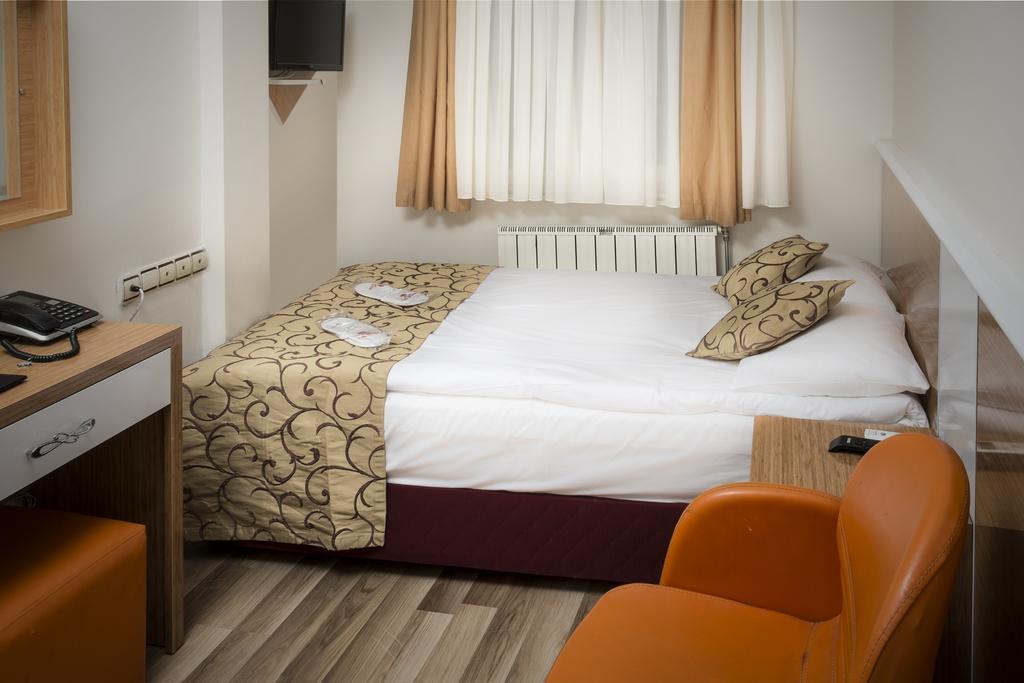 Lal Hotel Istanbul Bagian luar foto